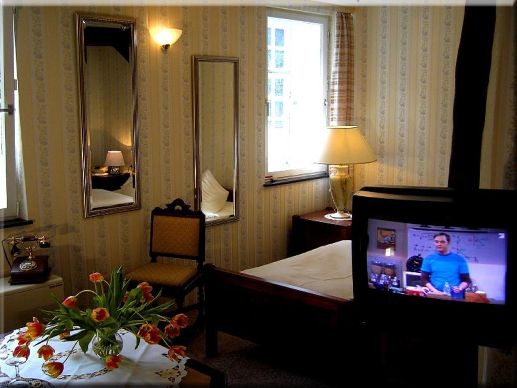 Hotel Graf Rolshausen Monschau Room photo